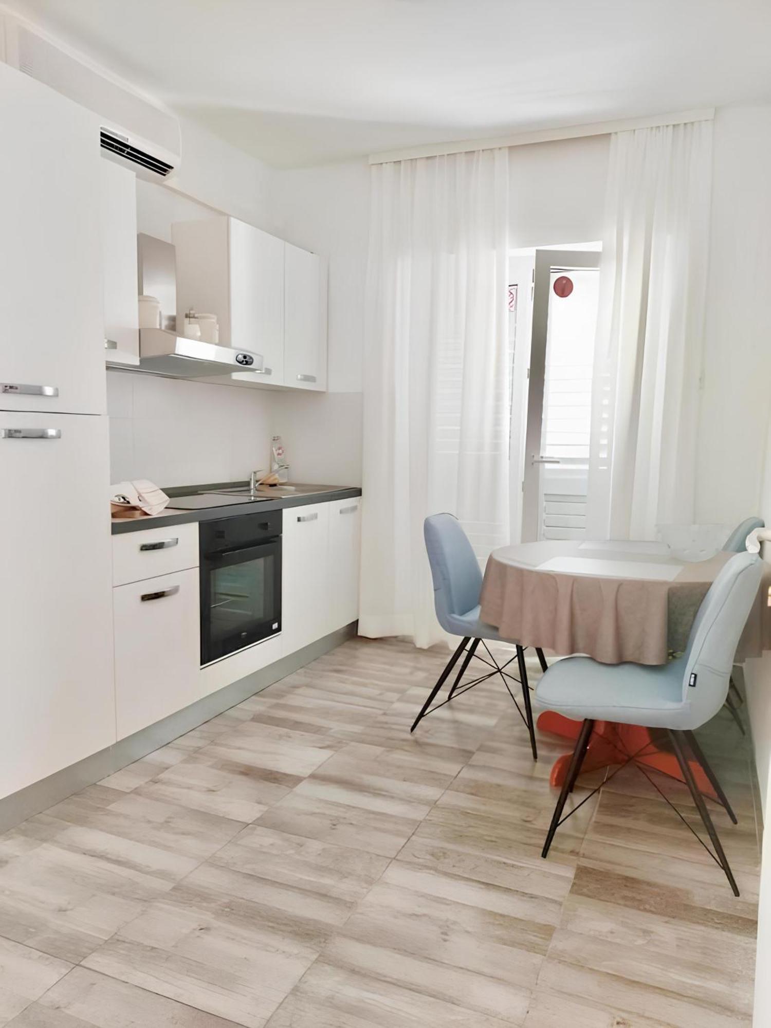 Accommodation Ventus Baška Voda Exteriör bild